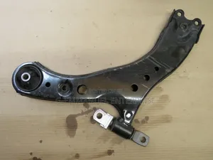 TOYOTA Camry 2014 Lower Control Arm Pair. Original