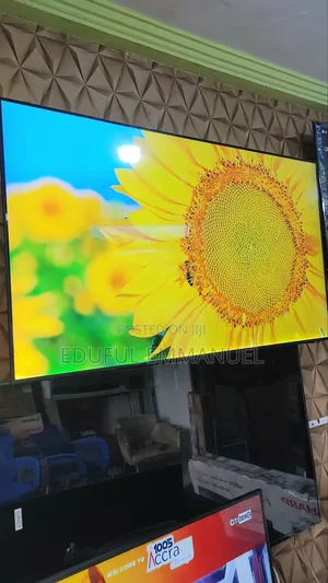 Samsung 43" Crystal UHD SMART AU8000 Alexa Air Slim