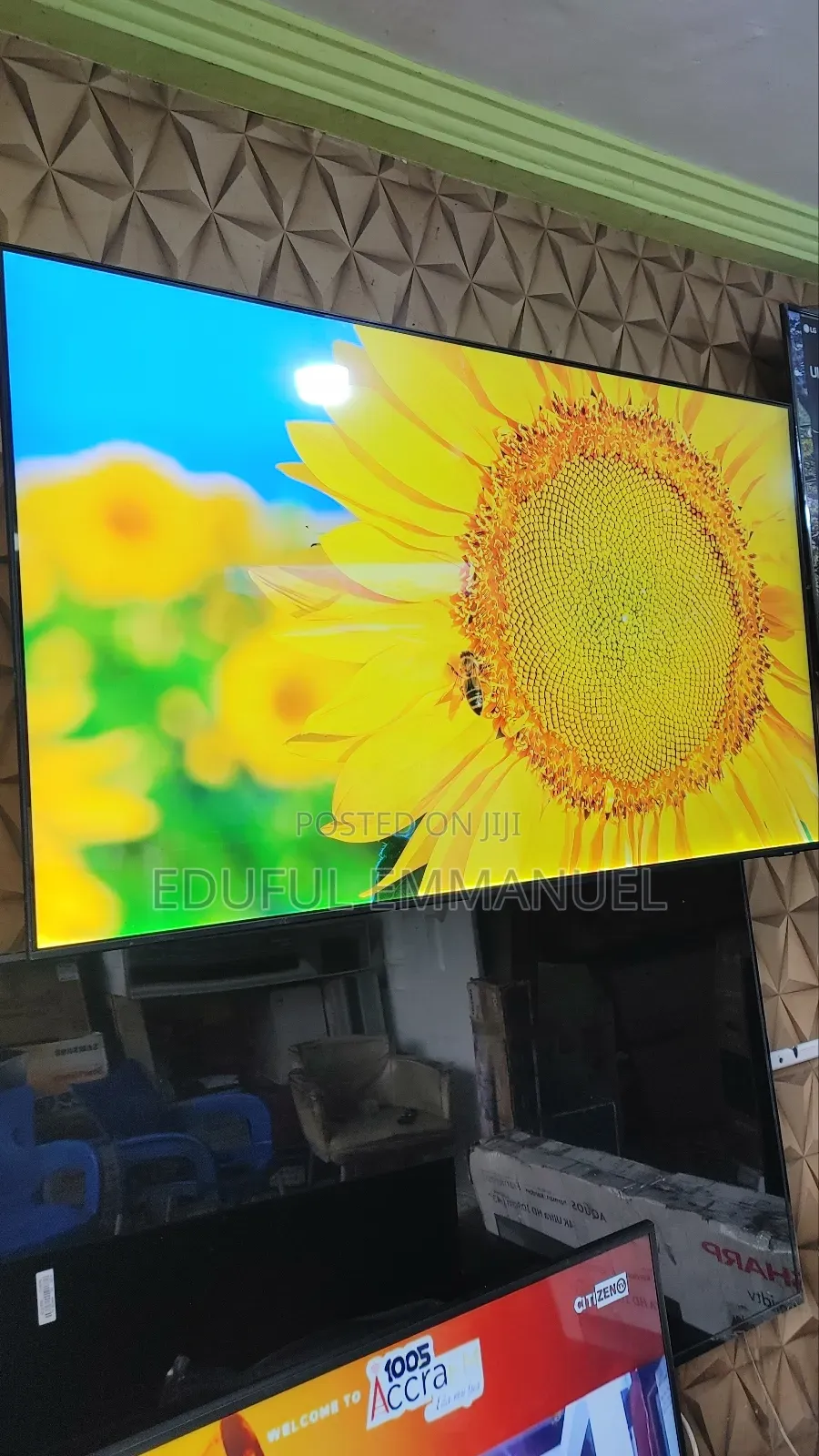 Samsung 43" Crystal UHD SMART AU8000 Alexa Air Slim