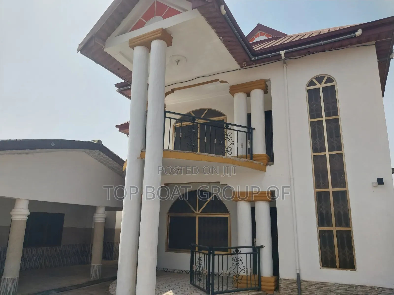 8bdrm House in Abuakwa Top Boat, Kumasi Metropolitan for sale