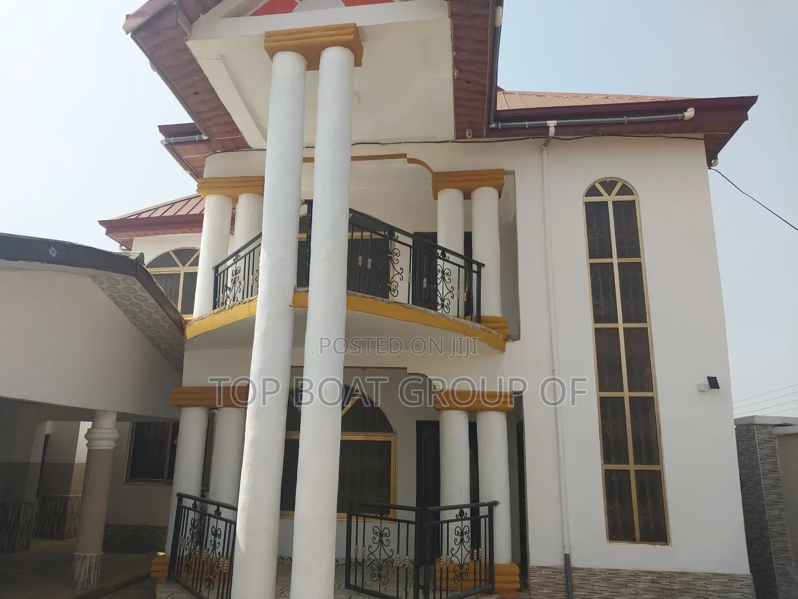8bdrm House in Abuakwa Top Boat, Kumasi Metropolitan for sale