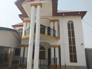 8bdrm House in Abuakwa Top Boat, Kumasi Metropolitan for sale