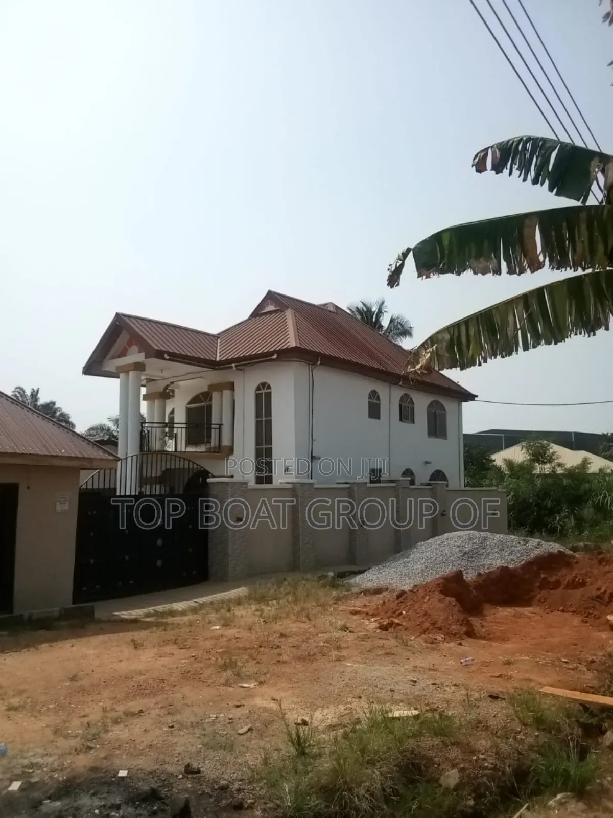 8bdrm House in Abuakwa Top Boat, Kumasi Metropolitan for sale