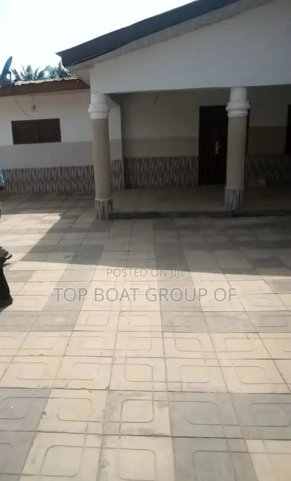 8bdrm House in Abuakwa Top Boat, Kumasi Metropolitan for sale