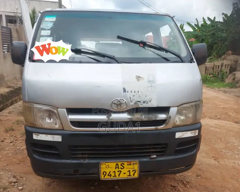 Toyota HiAce 2017 Silver