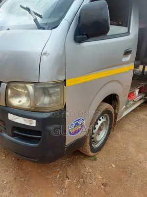 Toyota HiAce 2017 Silver
