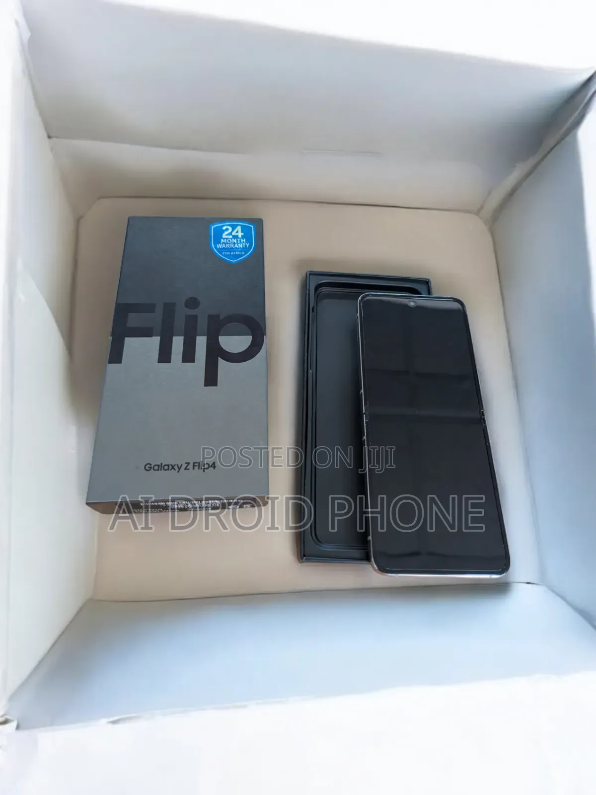 New Samsung Galaxy Z Flip4 256 GB Gold