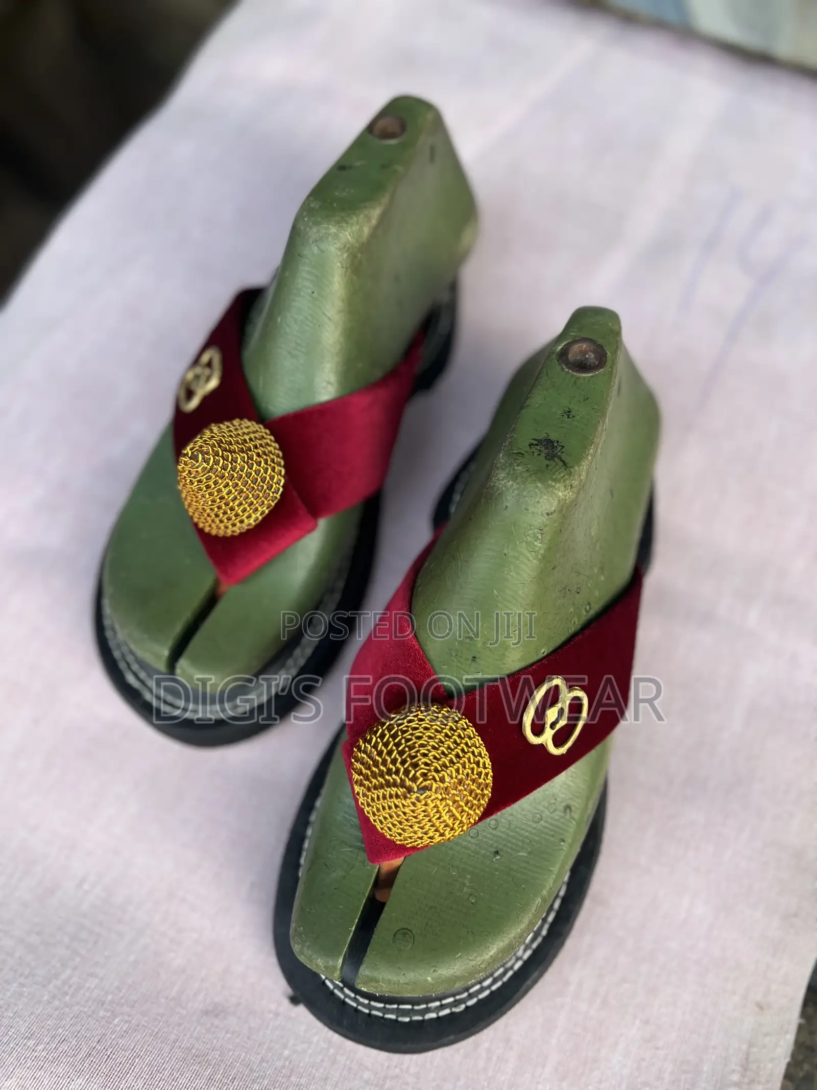Wine Suede Chawchaw/Ahenema With Black Inner