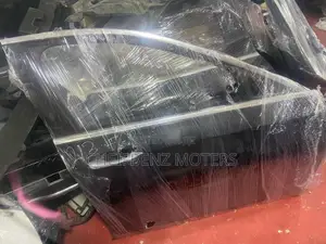 Mercedes Benz E300 E400 E450 W213 Front Right Door