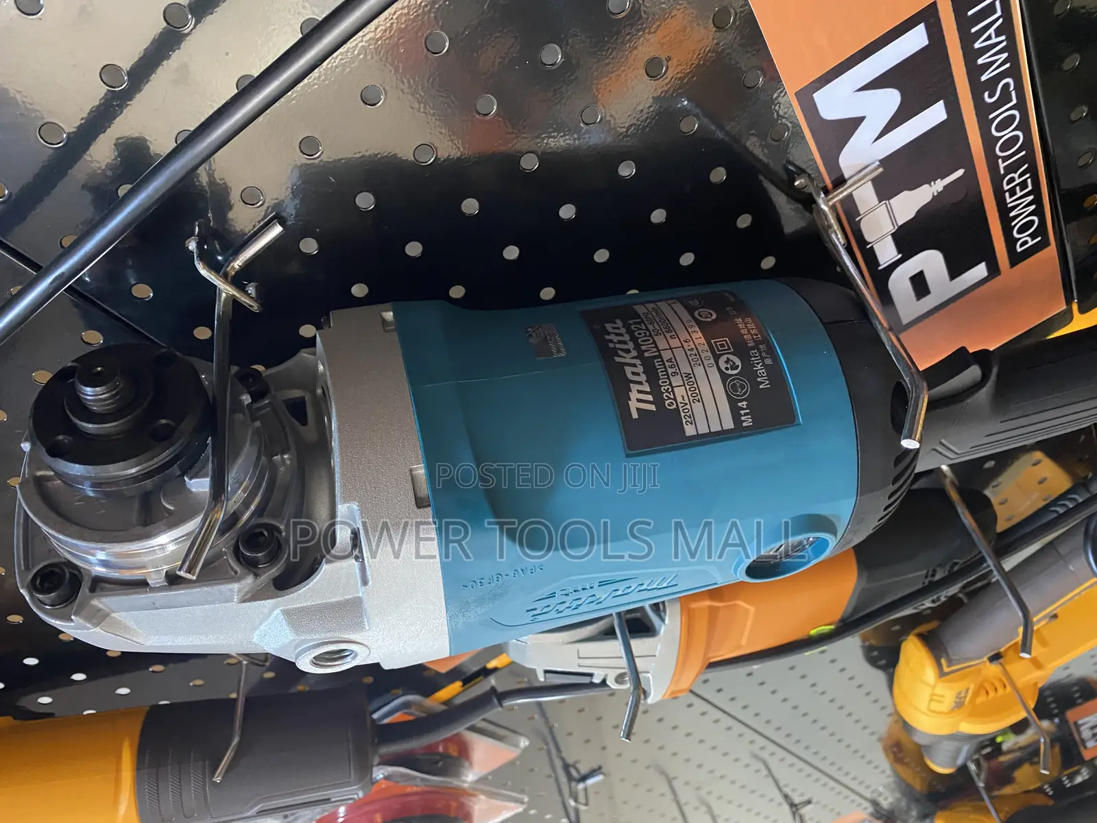 Makita Angle Grinder 2000w 9”