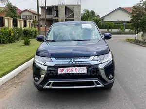 Mitsubishi Outlander 2019 Blue