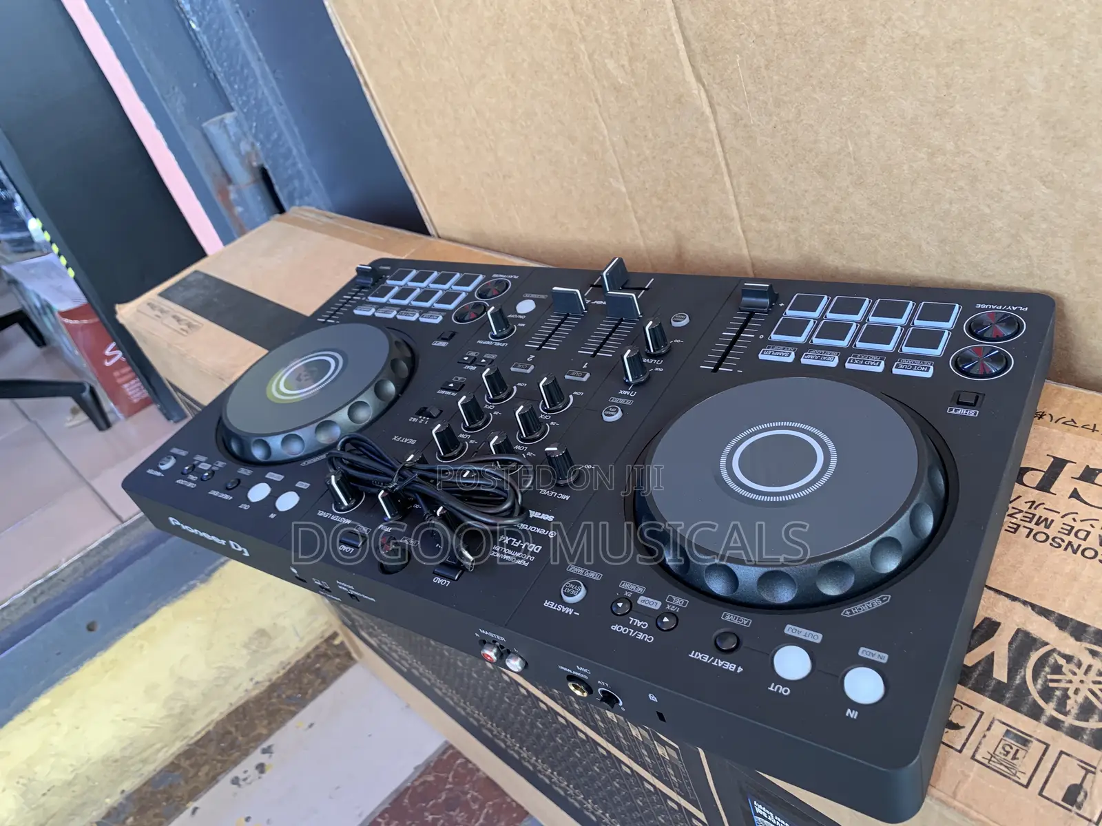 Pioneer DDJ-Flx4 DJ Controller