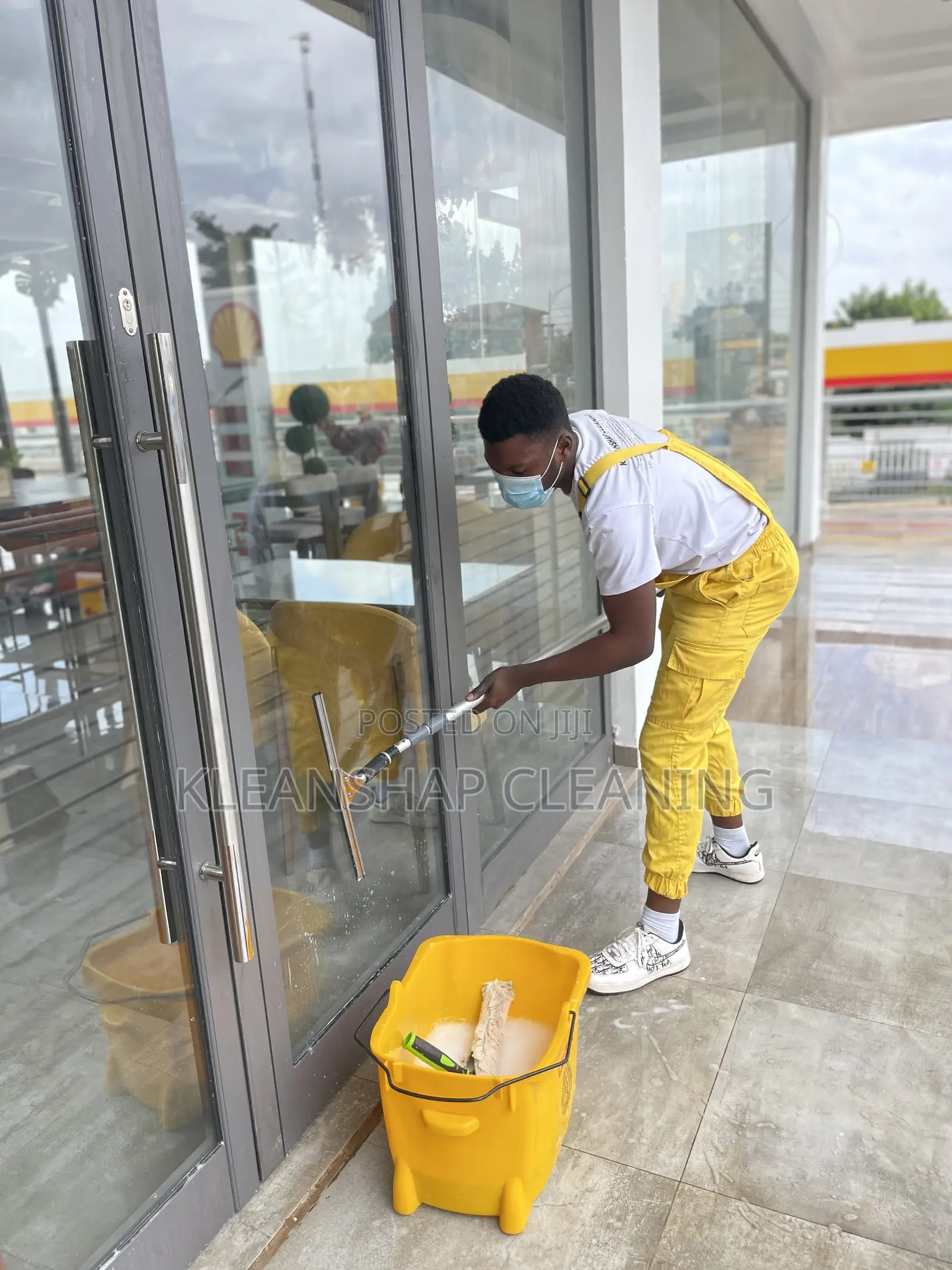 Window Glass Cleaning
