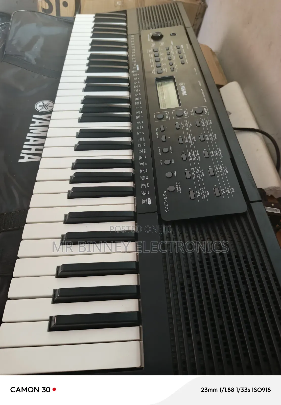 Yamaha PSR E273