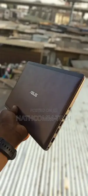 Laptop Asus F202E 2GB Intel SSD 320GB