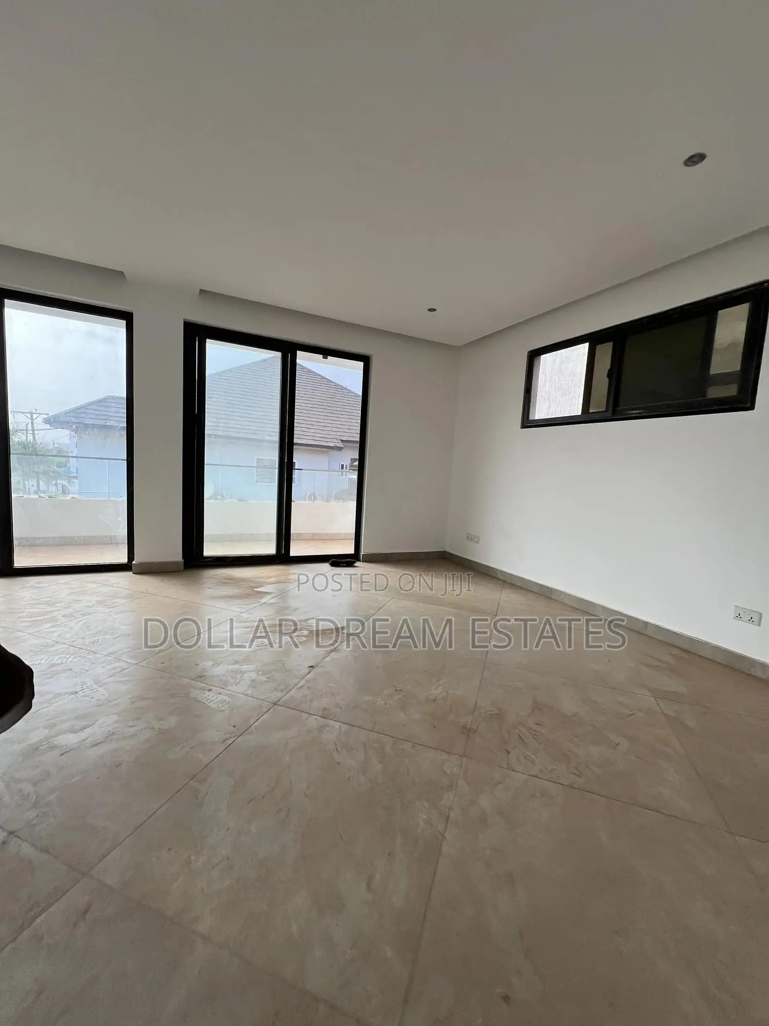 5bdrm House in Adjiriganor for sale