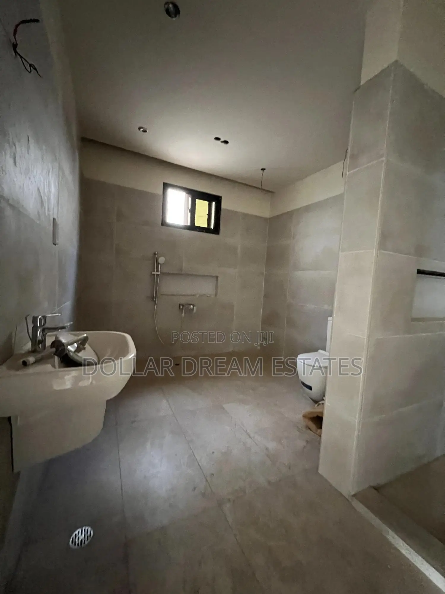 5bdrm House in Adjiriganor for sale