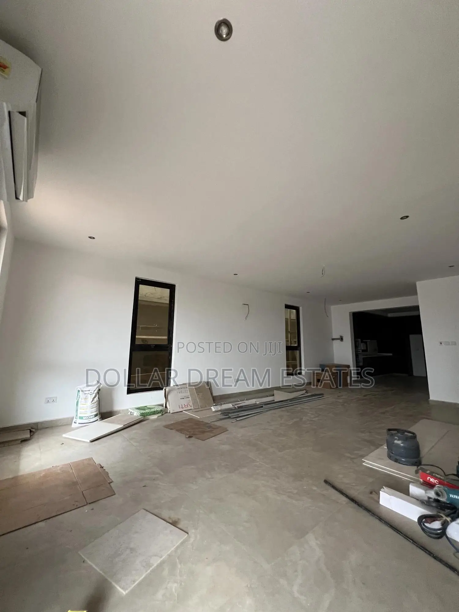 5bdrm House in Adjiriganor for sale