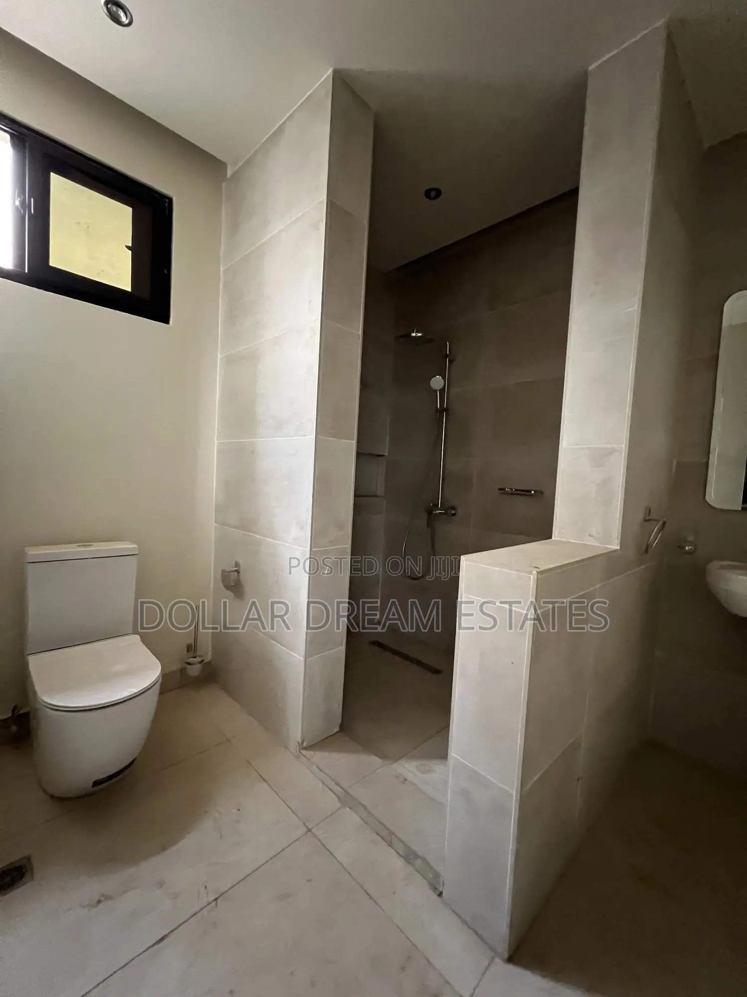 5bdrm House in Adjiriganor for sale