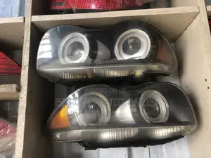 BMW 7 Series 745i Passenger Right Xenon Headlight