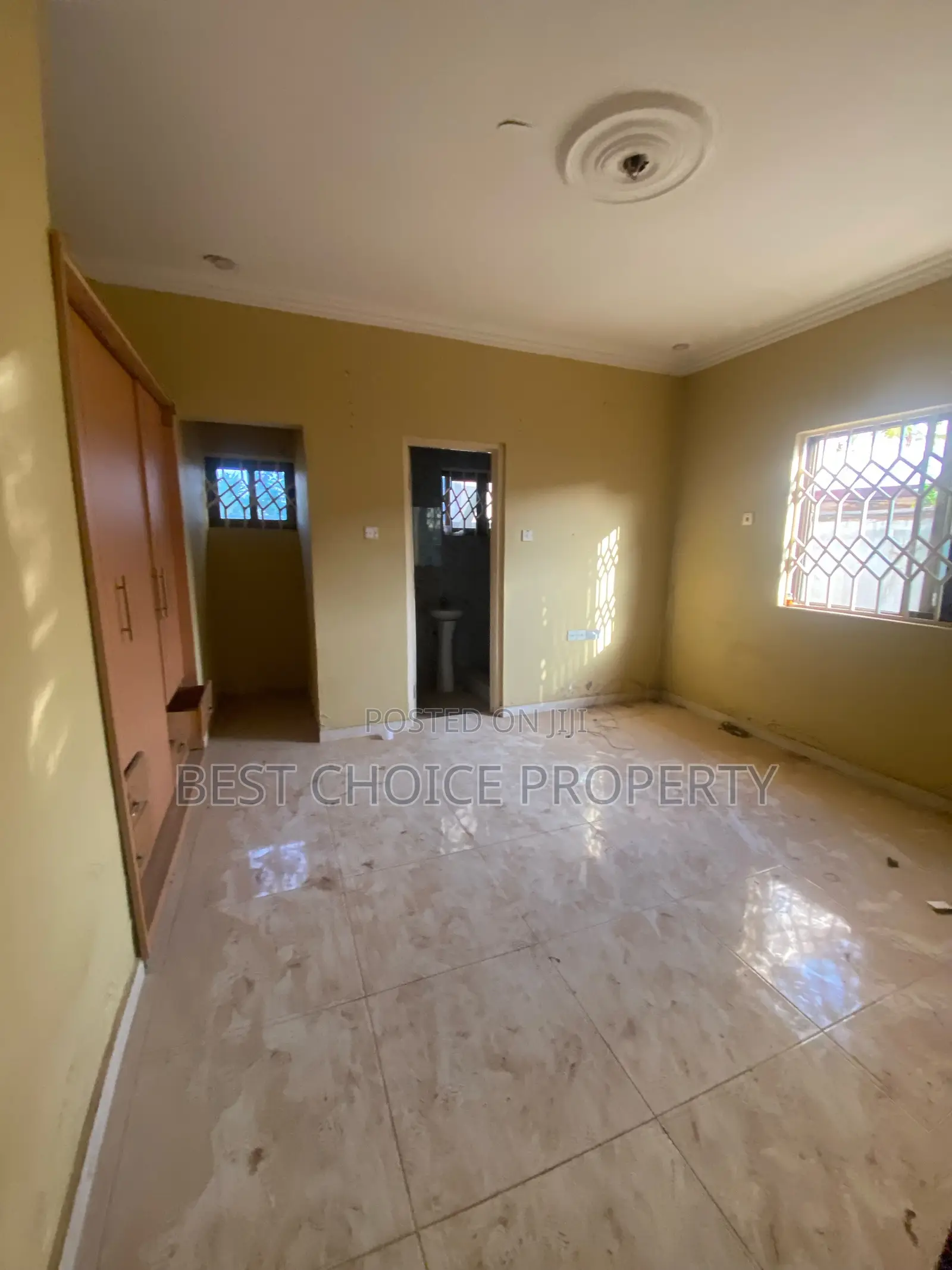 3bdrm Apartment in Housing Down, Adenta for rent