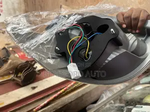 Matrix 03-08 Tailight Pair