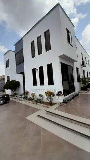 2bdrm Apartment in Adjiringanor, Adjiriganor for sale