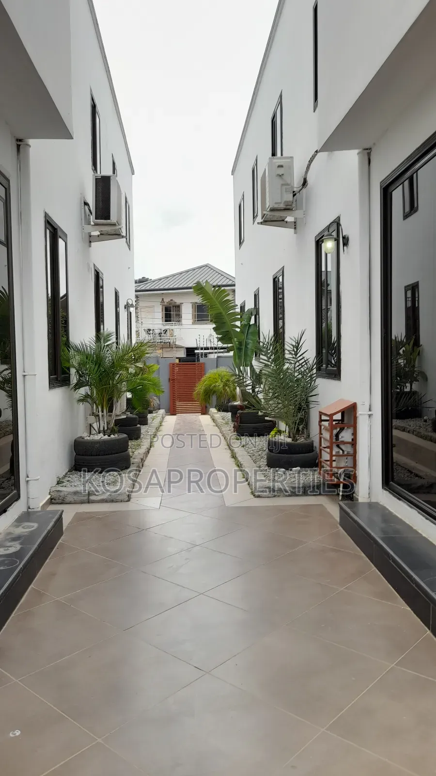 2bdrm Apartment in Adjiringanor, Adjiriganor for sale