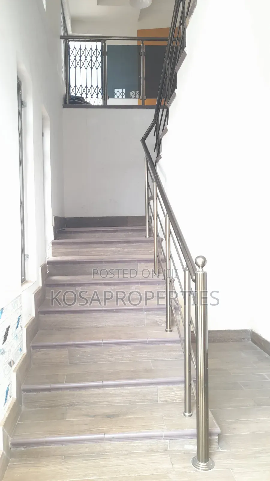 2bdrm Apartment in Adjiringanor, Adjiriganor for sale