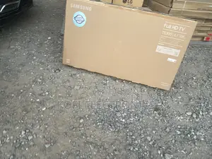 Slim Very New Samsung 43t5300 43" Full HD Digital TV
