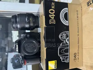 Nikon D40+ Nikkor 18-55mm Lens