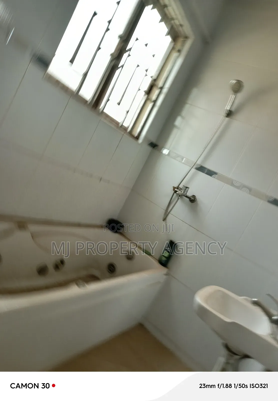 5bdrm House in Hfc Estate Phase 1, Tema Metropolitan for sale