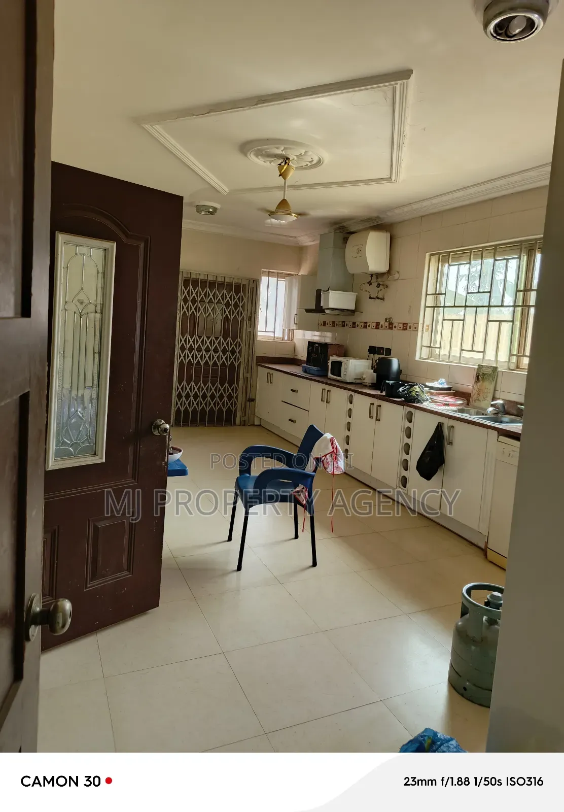 5bdrm House in Hfc Estate Phase 1, Tema Metropolitan for sale