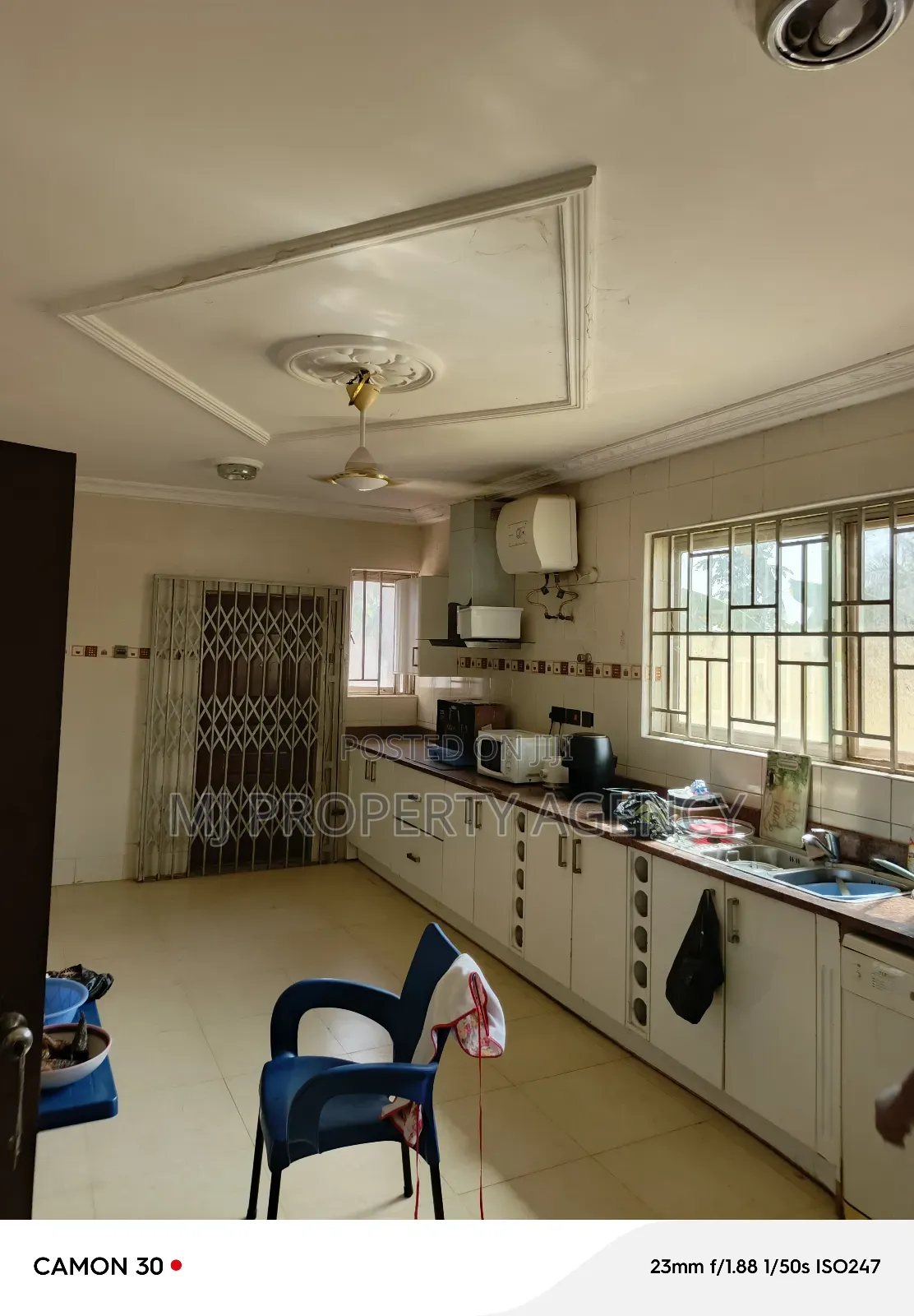 5bdrm House in Hfc Estate Phase 1, Tema Metropolitan for sale