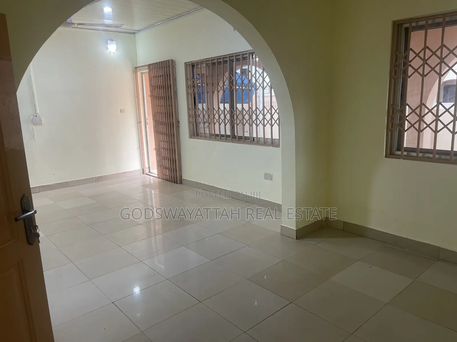 3bdrm House in East London, Adjiriganor for rent