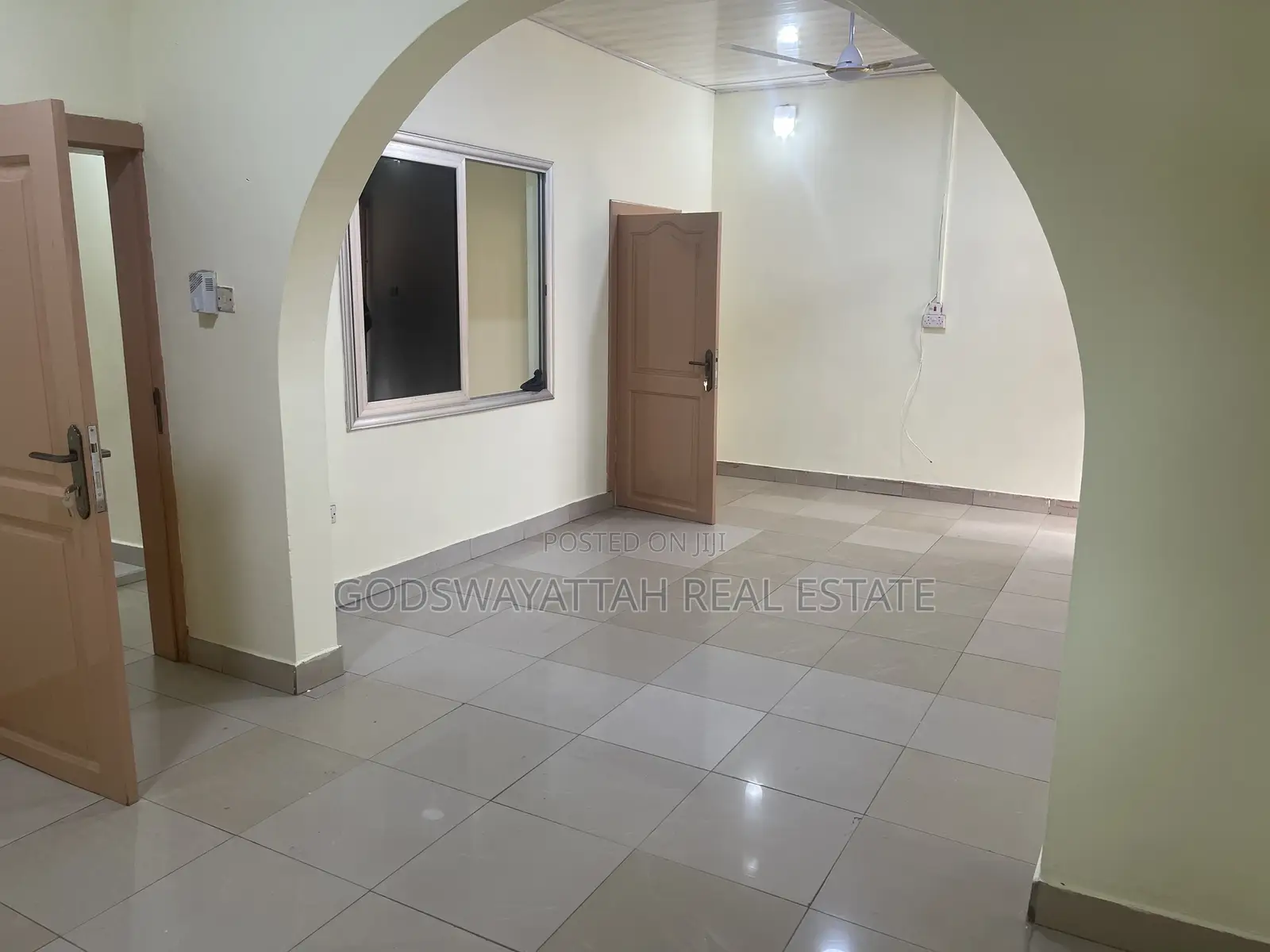 3bdrm House in East London, Adjiriganor for rent