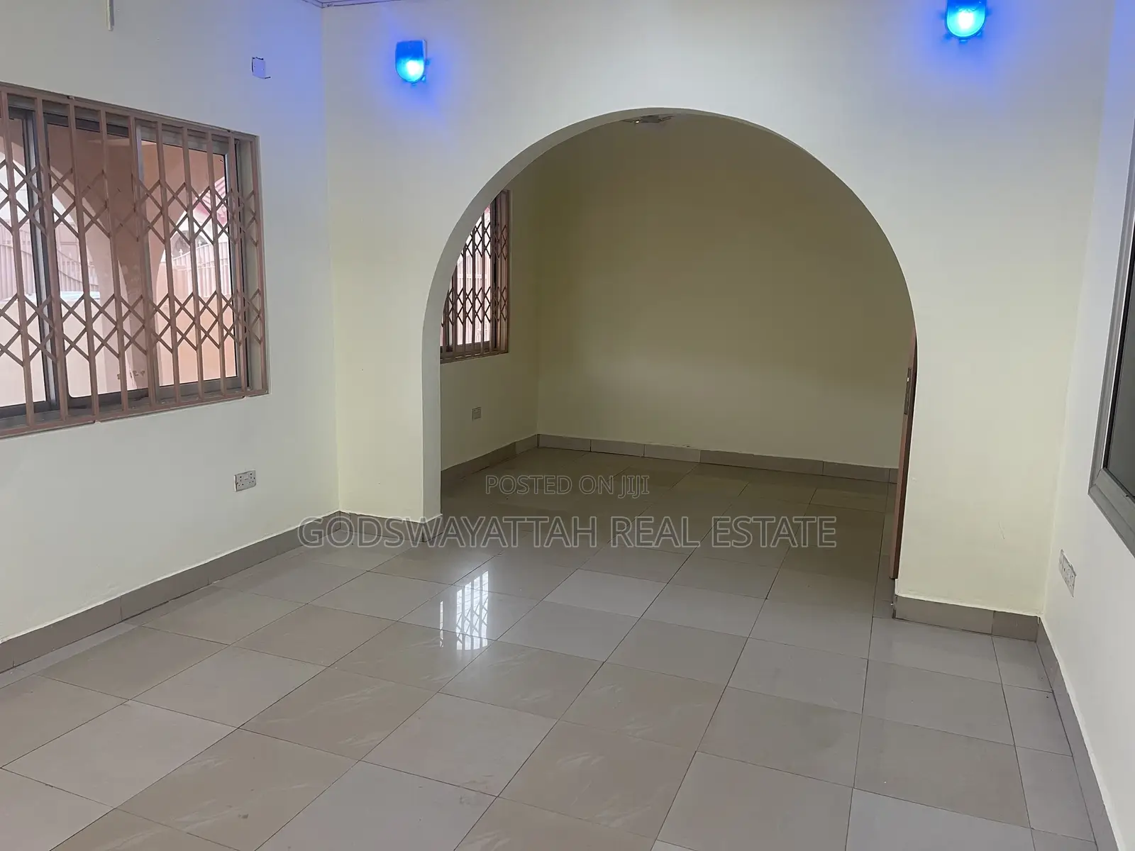 3bdrm House in East London, Adjiriganor for rent