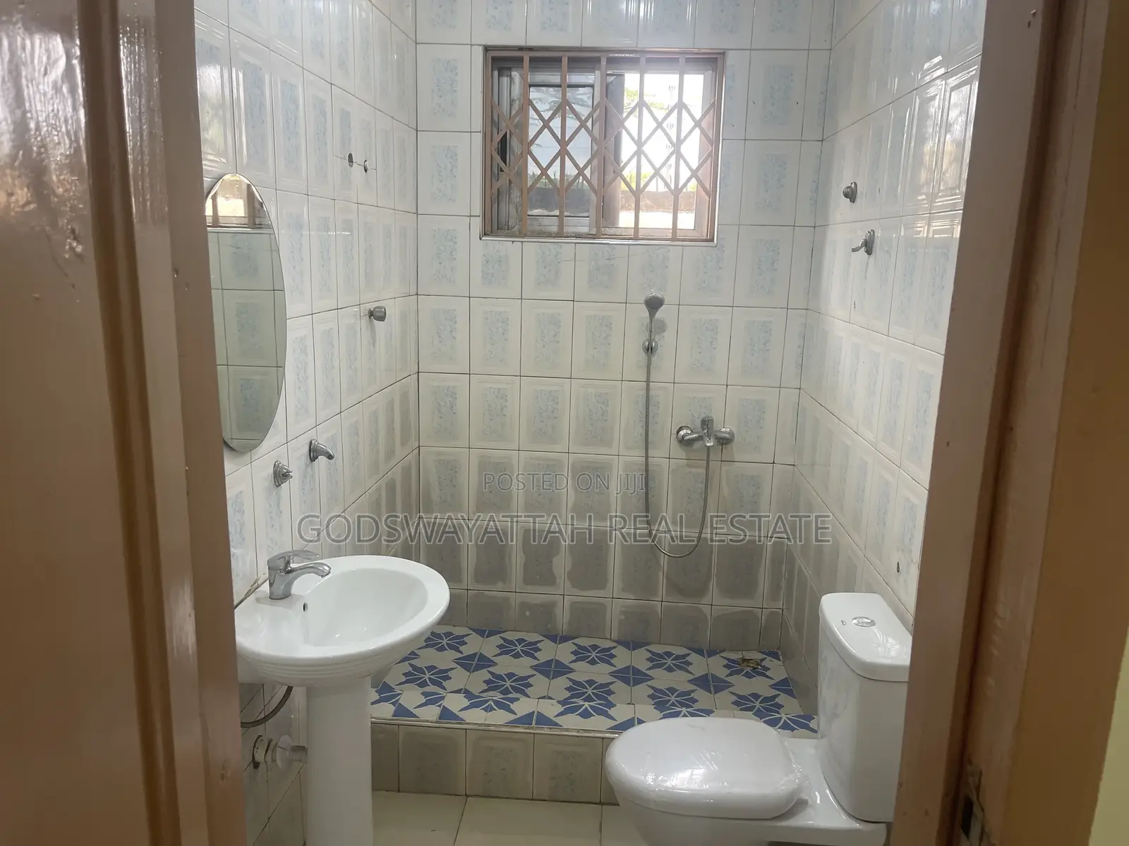 3bdrm House in East London, Adjiriganor for rent