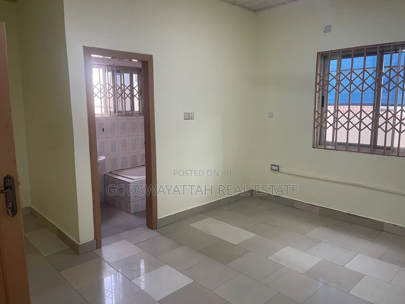 3bdrm House in East London, Adjiriganor for rent