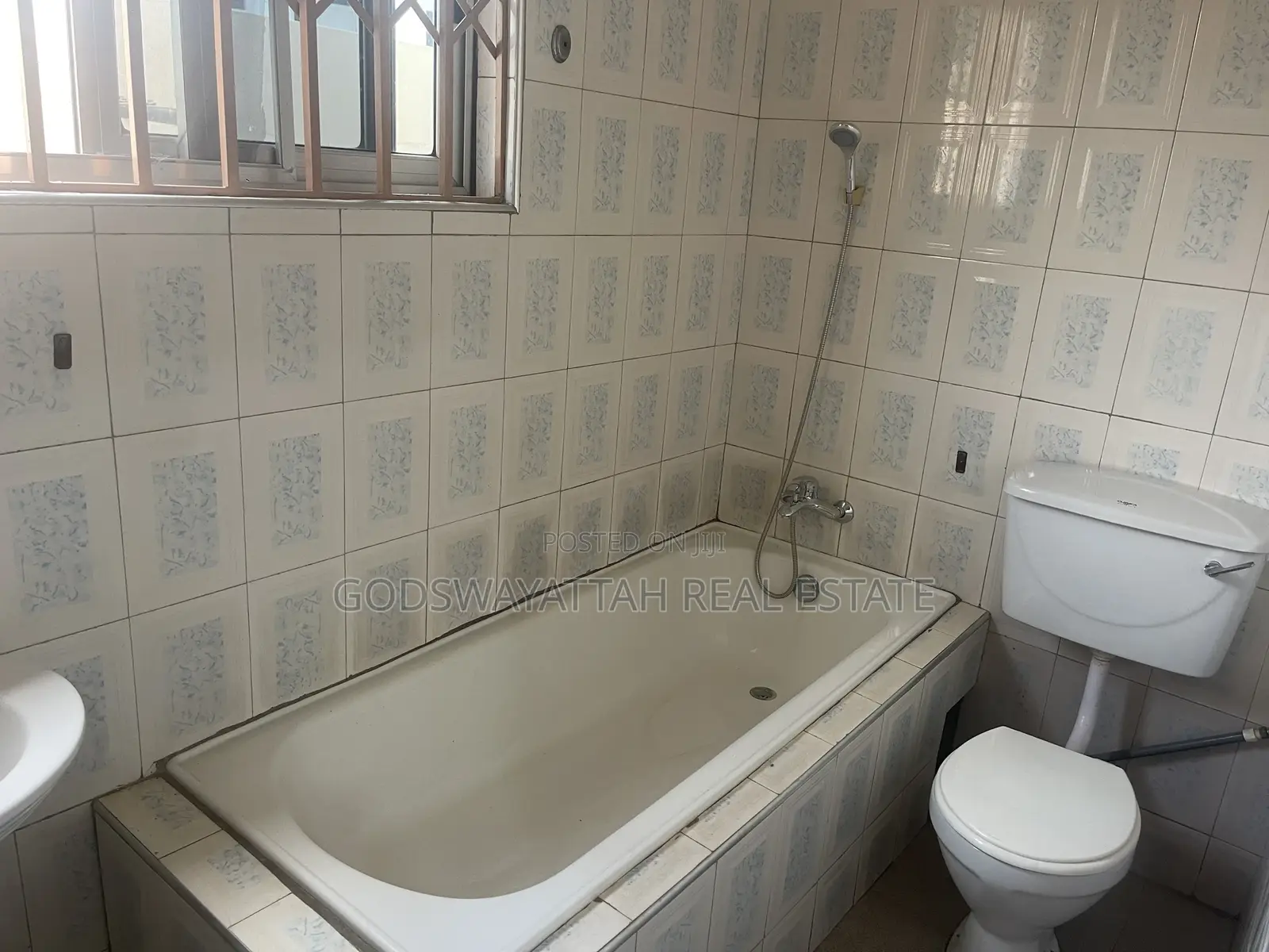 3bdrm House in East London, Adjiriganor for rent