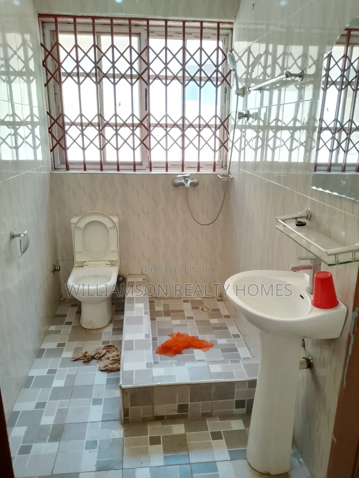 3bdrm Apartment in M.F Estate Area, for rent