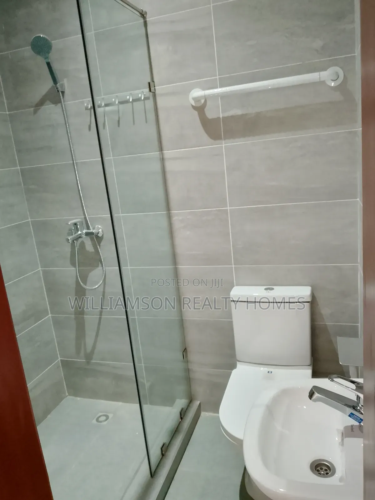 3bdrm Apartment in M.F Estate Area, for rent