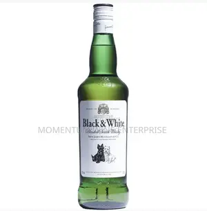 Black And White Whisky 40% 750ml