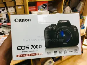 Canon EOS 700D With Lens: First Step Into DSLR Photography
