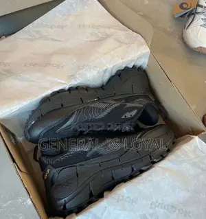 Reebok Sneaker