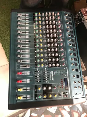 Yamaha 12-Channel Powered Mixer (Mk-1200)