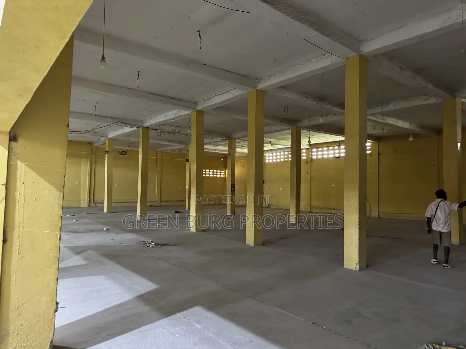 Ware House to-Let
