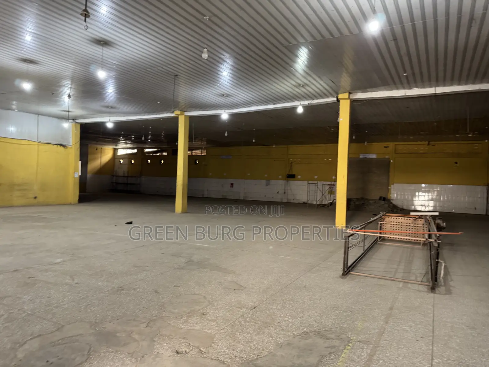 Ware House to-Let