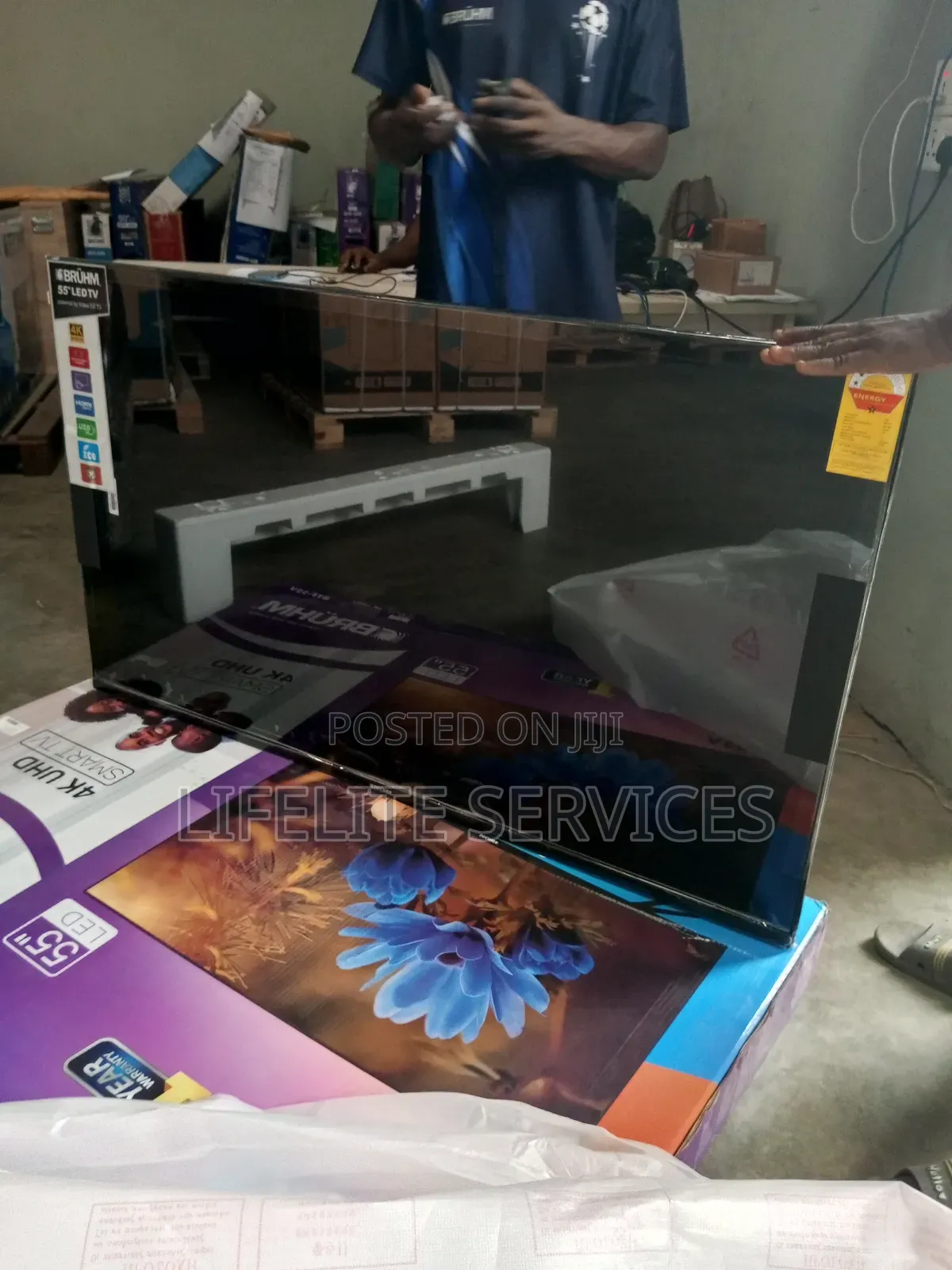 55" Smart TV Smart *Bruhm With Bluetooth