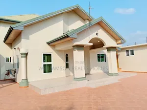 5bdrm House in Community 18 Area, Spintex for rent